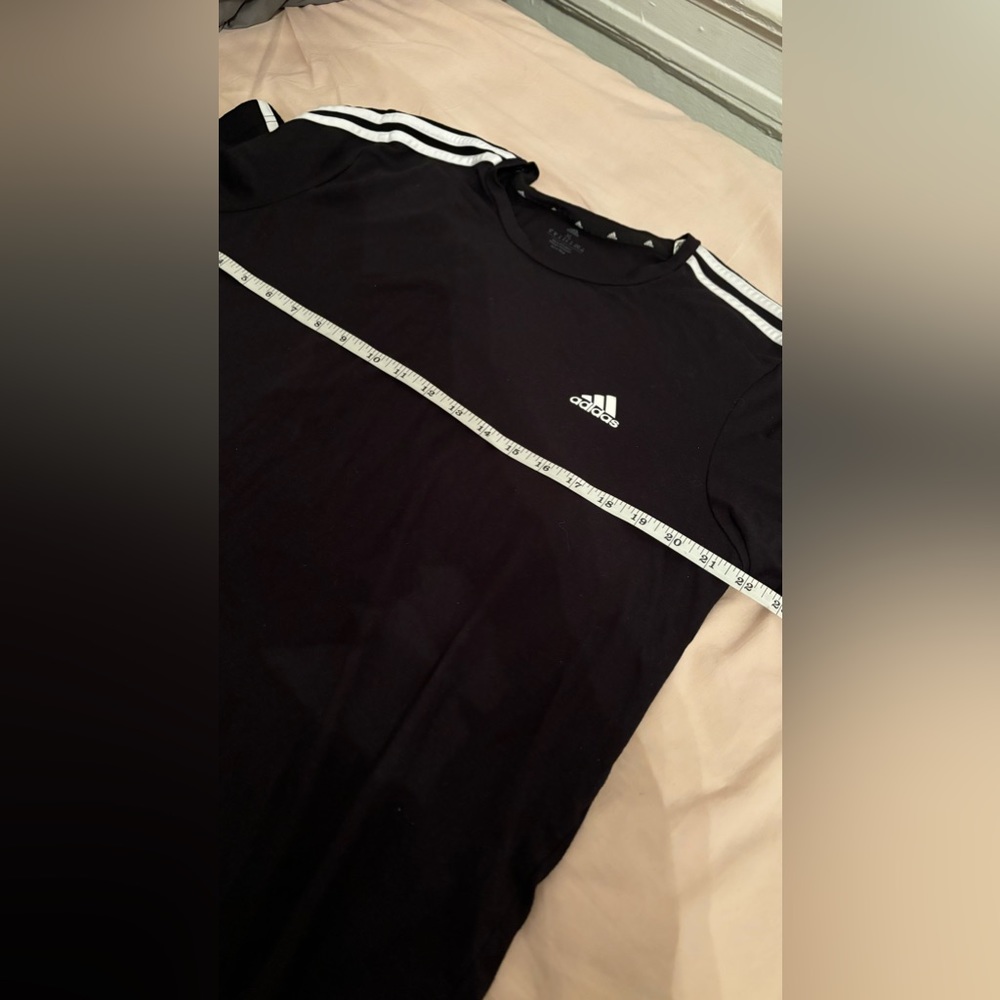 Adidas t shirt - Picture 2 of 4